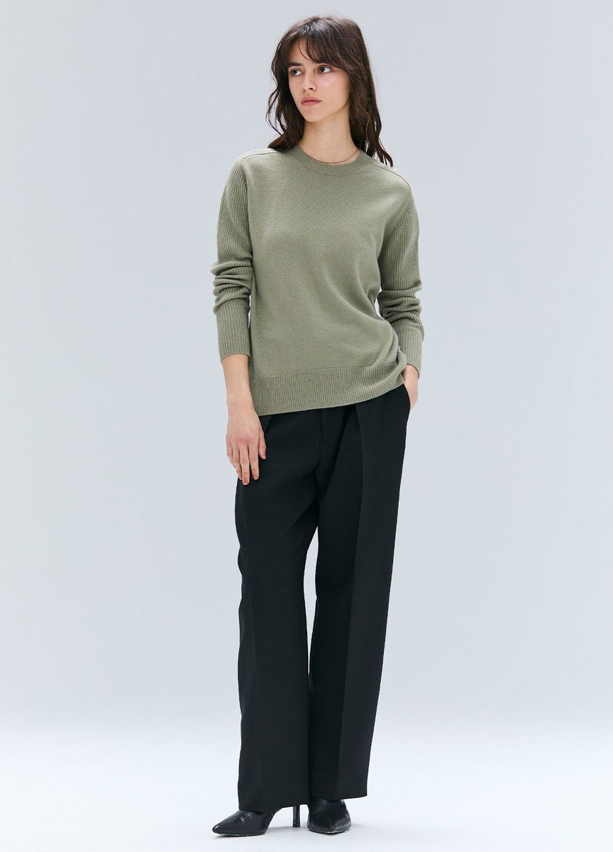 經典輕毛料羊絨圓領針織